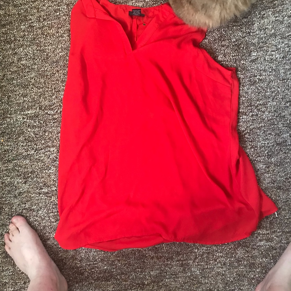 Red shirt sleeves